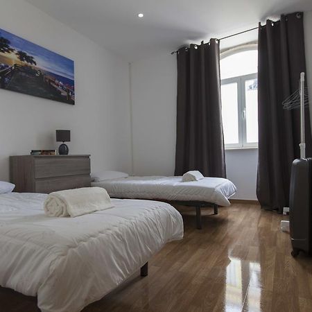 Guest House First Floor Lagos Luaran gambar