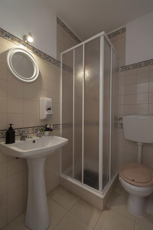Guest House First Floor Lagos Luaran gambar